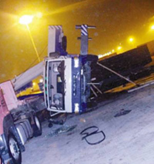 Авария колесного крана в Бахрейне