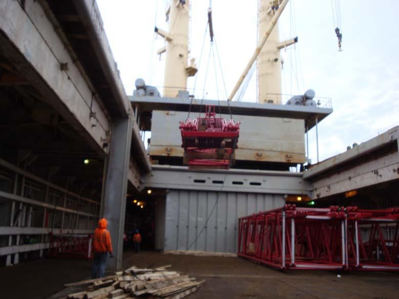 На фотографиях, – процесс погрузки оборудования для ЛАЭС-2 на судно в порту Балтимор (конец октября).
