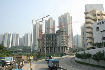 Башенные краны Liebherr заняты на строительстве небоскребов-близнецов в Гонконге